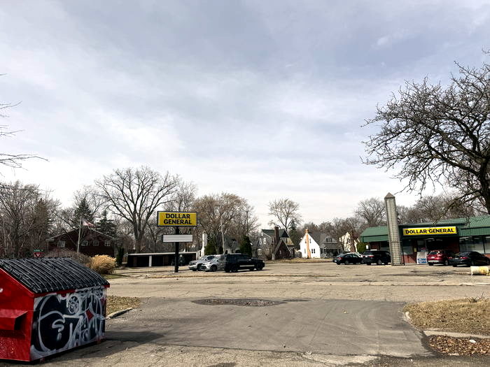 Family Video - Flint - 1835 E Court St A (newer photo)